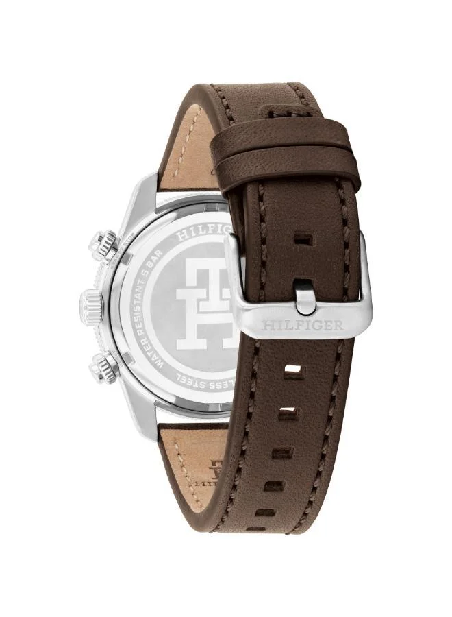 تومي هيلفيغر ساعة كرونو بعقارب